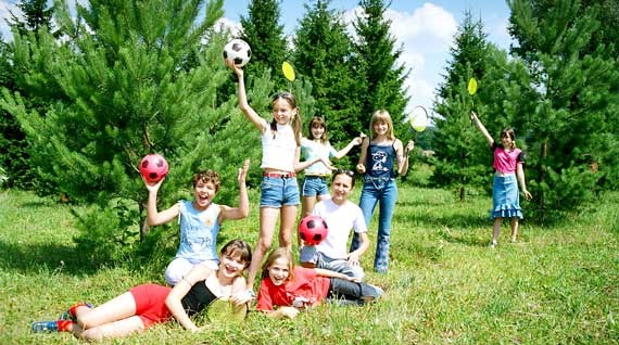 Активный спорт и веселые игры для взрослых и детей